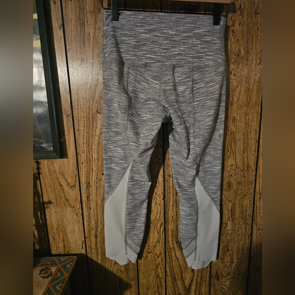 LULULEMON Wunder Under Crop II Rollover Scalloped Ankle - Size 6 - Picture 8 of 11